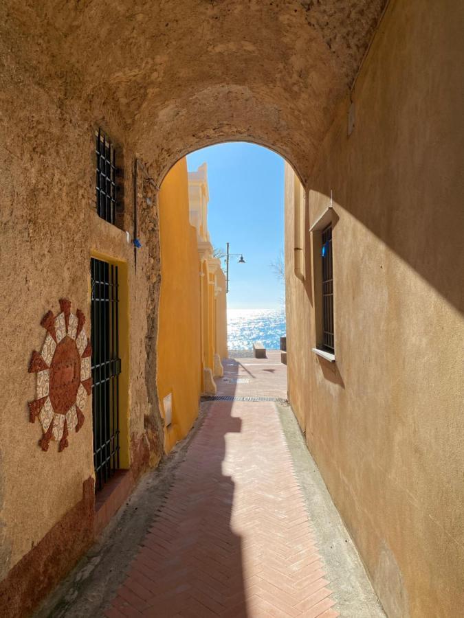 Vivi La Mia Liguria - Casa D'Arte E Vacanze - Big Apartment With Free Parking 피날레리구레 외부 사진