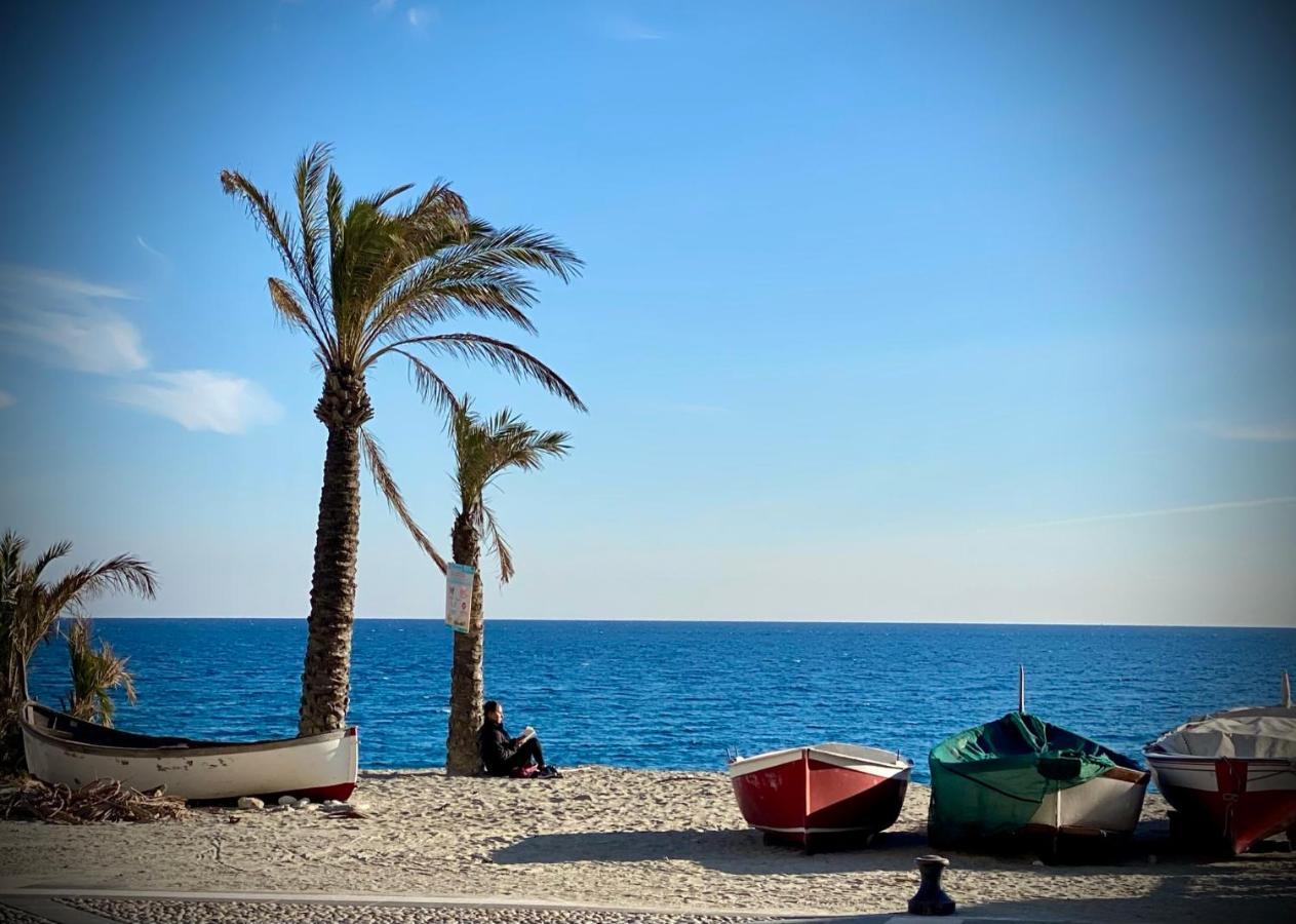 Vivi La Mia Liguria - Casa D'Arte E Vacanze - Big Apartment With Free Parking 피날레리구레 외부 사진
