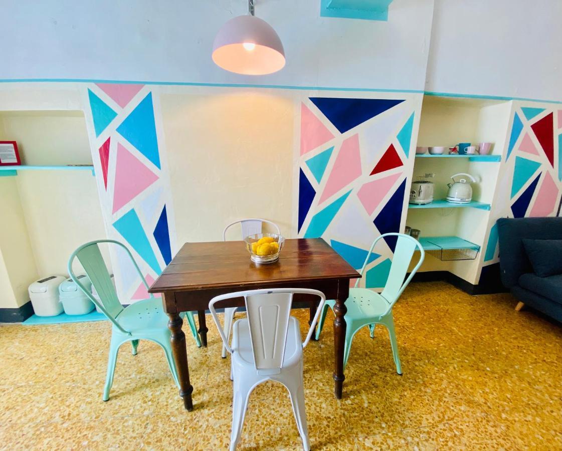 Vivi La Mia Liguria - Casa D'Arte E Vacanze - Big Apartment With Free Parking 피날레리구레 외부 사진